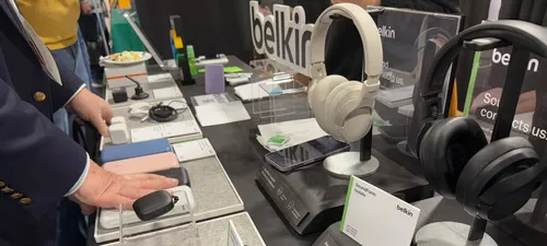 Handy-Erfahrungen mit Belkin's neuen Headsets, Ladegeräten und mehr bei CES 2025
