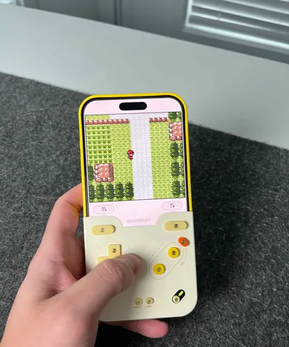 用户体验: GAMEBABY 外壳将您的 iPhone 变成一台复古游戏机,并配备了物理按键。