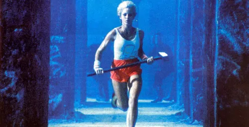 苹果经典的“1984”超级碗广告在本周四正式播出41周年;它几乎未能成真。