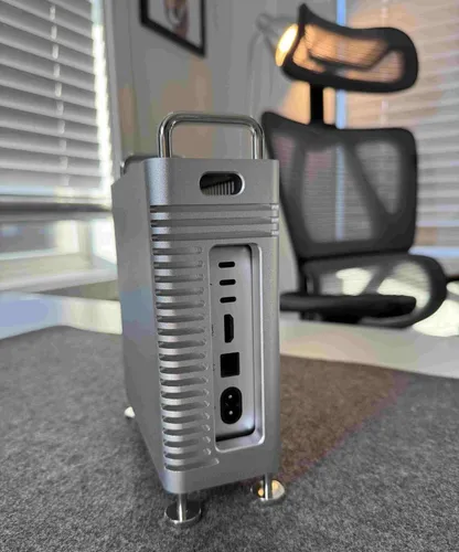 将你的M4 Mac Mini变成迷你Mac Pro [上手体验]