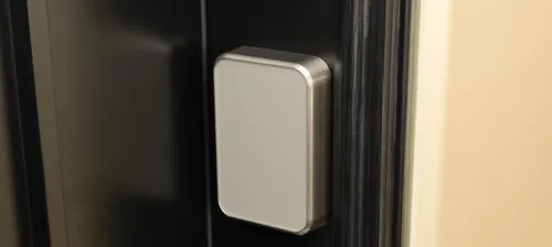 Schlage vient de dévoiler sa nouvelle serrure intelligente Schlage Sense Pro, compatible avec Matter-over-Thread et Ultra Wideband.