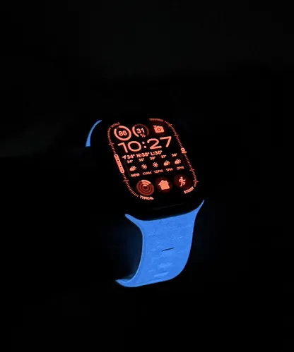 Nomad 推出限量版发光夜光冰蓝色运动手环