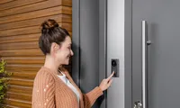 “Aqara 在 Black Friday 期间对 HomeKit 门铃摄像头、锁、传感器等产品推出重大折扣”