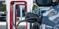 Ford가 Tesla Supercharger 지원이 Apple Maps의 전기차 경로 안내에 추가될 것이라고 발표했습니다.