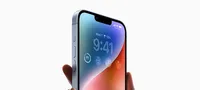 内鬼们一直在争论iPhone SE 4是否将配备刘海屏或动态岛。