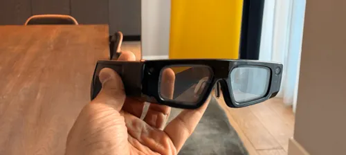 试用Snapchat最新AR眼镜,结果 surprisingly delightful