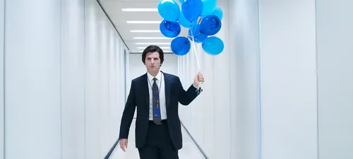 《解雇》第二季为何耗时三年制作,以及“更黑暗”的Apple TV+回归内容