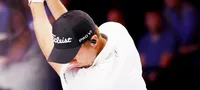 Powerbeats Pro 2, das noch nicht veröffentlicht wurde, wird mit TGL-Golfern Tiger Woods und Rory McIlroy vorgestellt.