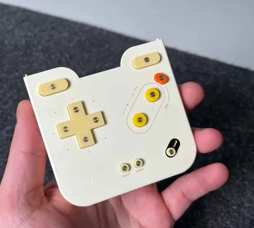 用户体验: GAMEBABY 外壳将您的 iPhone 变成一台复古游戏机,并配备了物理按键。