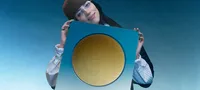 Apple Music 2024年度艺术家是Billie Eilish，她是第一位连续赢得该奖项的艺术家。