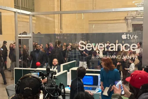 Apple has 'laboranti Lumon' who work inside the cutting cube at Grand Central Terminal.