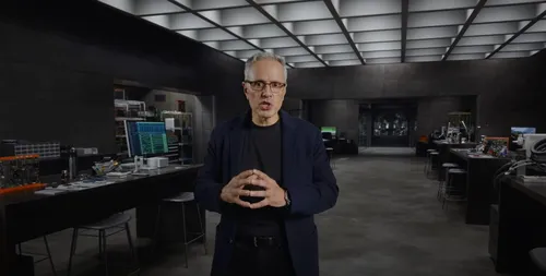 John Slowitz of Apple is a strong candidate to become the new CEO of Intel.