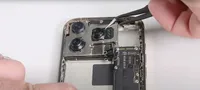 三星 reportedly developing a 3-layer stacked camera sensor for the iPhone.