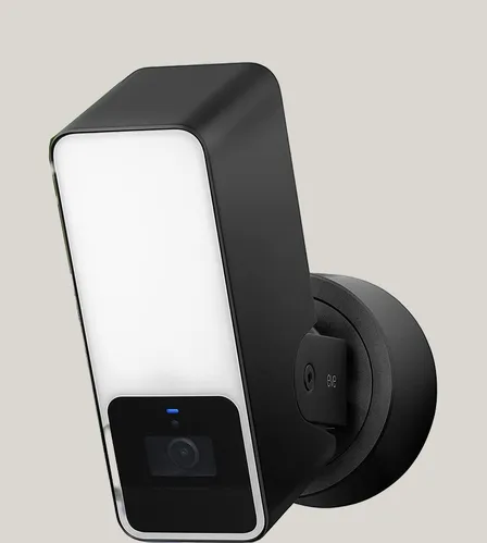 Eve Outdoor Cam 是一款出色的 HomeKit 相机，配有泛光灯 [目前可节省 28%]