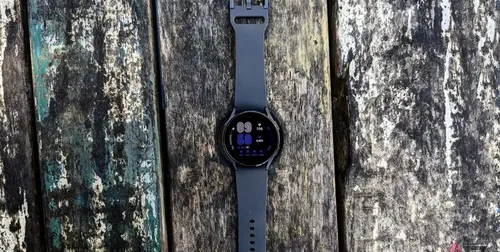 「SamsungのWear OS 5ベースのOne UI 6がGalaxy Watch 5モデルに導入を開始」