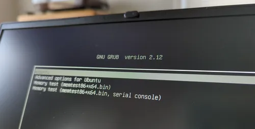 Linux의 악명높은 GRUB 부팅 로더를 두려워하지 마세요.