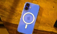 スマートフォンケース内の円形のマークとは何ですか?