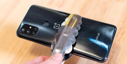 This old mobile phone has become a fire hazard right before my eyes.