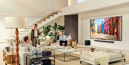 LG showcased its 2025 QNED EVO TV in a preview.