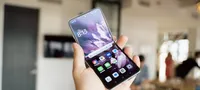 OnePlus 据称正在为 2025 年准备类似“Flip”风格的折叠屏或迷你旗舰手机。